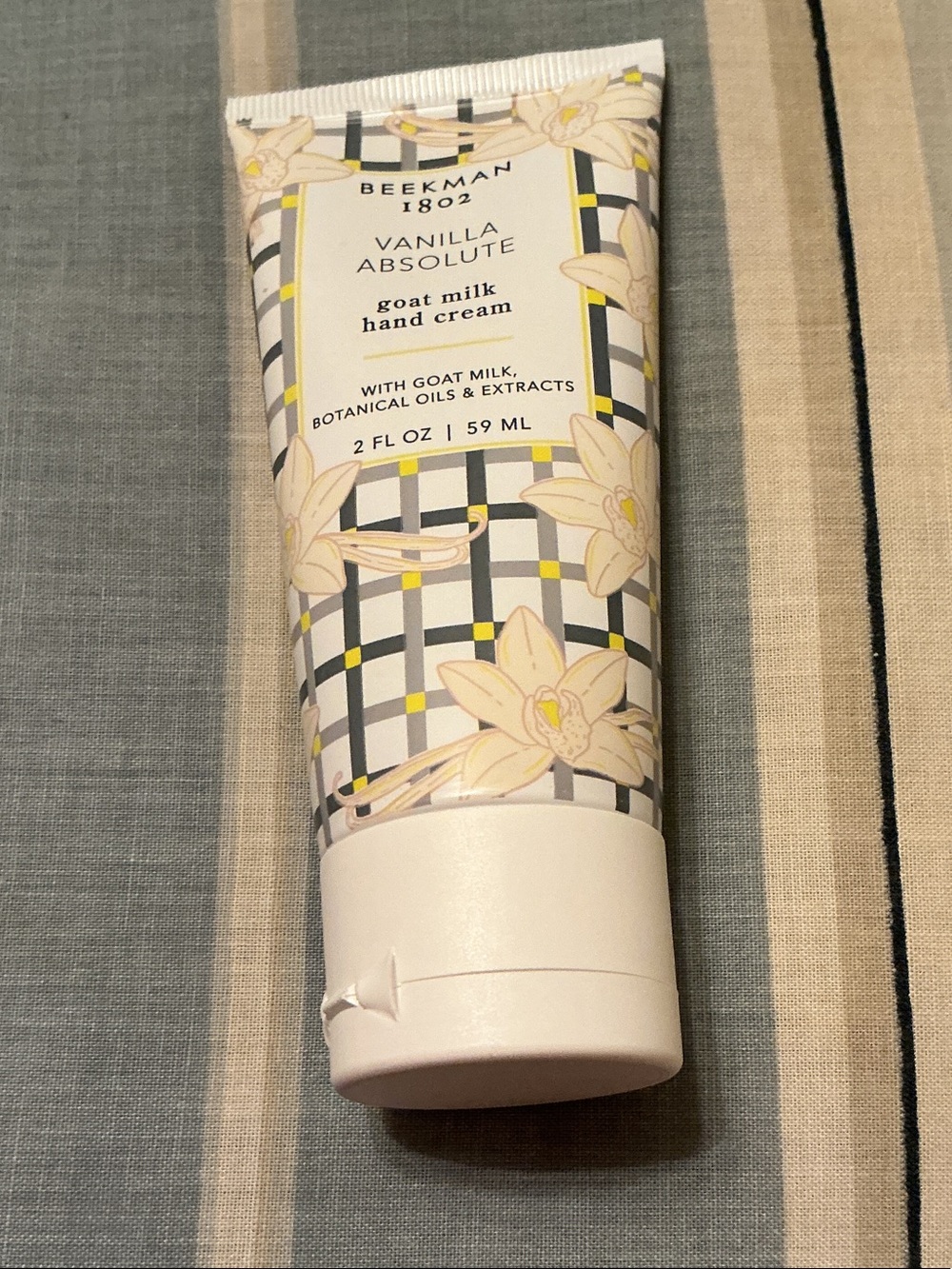 Beekman 1802 Vanilla Absolute Goat Milk Hand Cream – Cream & Yellow Floral